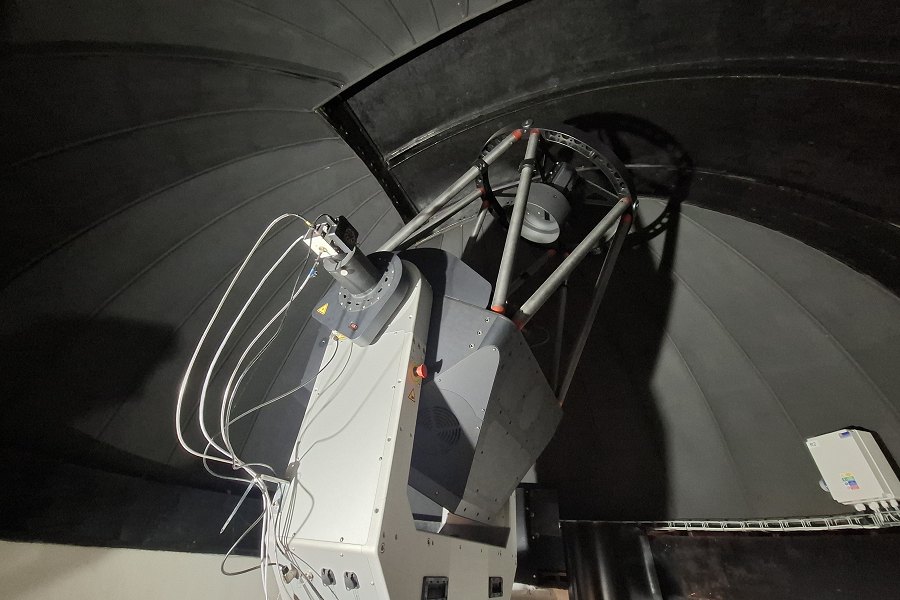 80 cm-s robottávcső